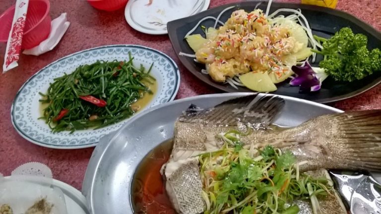 台湾の海老マヨ 鳳梨蝦球 はパイナップル入り つぶつぶチョコ使用 海濱海產 遊ぶ 台湾 遊台灣 台湾の海老マヨ 鳳梨蝦球 はパイナップル入り つぶつぶチョコ使用 海濱海產 遊ぶ 台湾 遊台灣